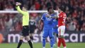 Ce inseamn? gestul f?cut de arbitru dup? ce Real Madrid a marcat prin Vinicius, cu Benfica, in Champions League