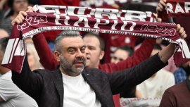 Bogdan Vasiliu, fostul director general al Clubului Sportiv Rapid București, reținut de DNA pentru luare (…)