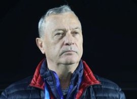 Mircea Rednic a făcut scandal cu arbitrul la finalul meciului: „Ai dat prea ușor penalty, abia (…)